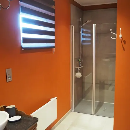 بيت للعطل Couette Et Fourchette-gite-jacuzzi Et Jardin A Maredsous *