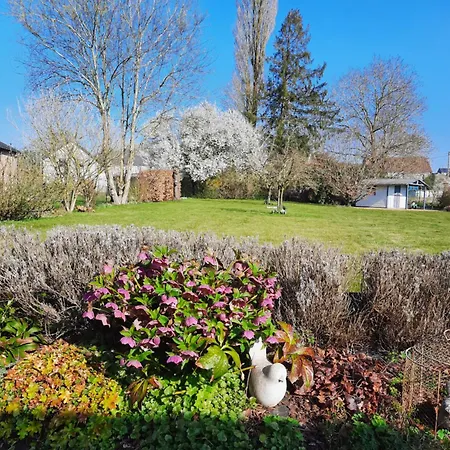 Holiday home Couette Et Fourchette-gite-jacuzzi Et Jardin A Maredsous *
